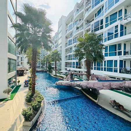 Appartamento Grand Avenue Conde Pattaya Esterno foto