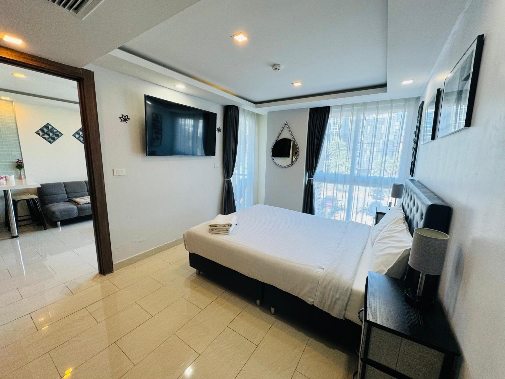 Appartamento Grand Avenue Conde Pattaya Esterno foto