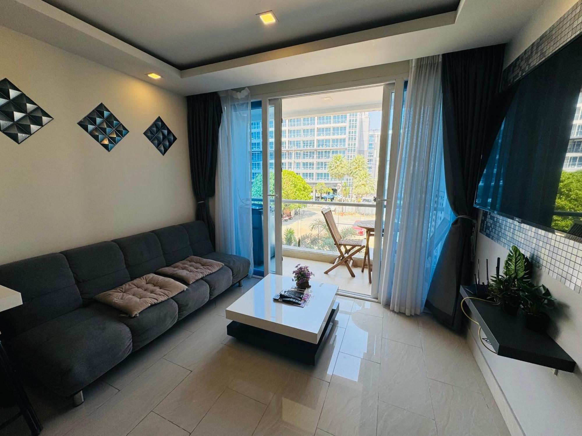 Appartamento Grand Avenue Conde Pattaya Esterno foto
