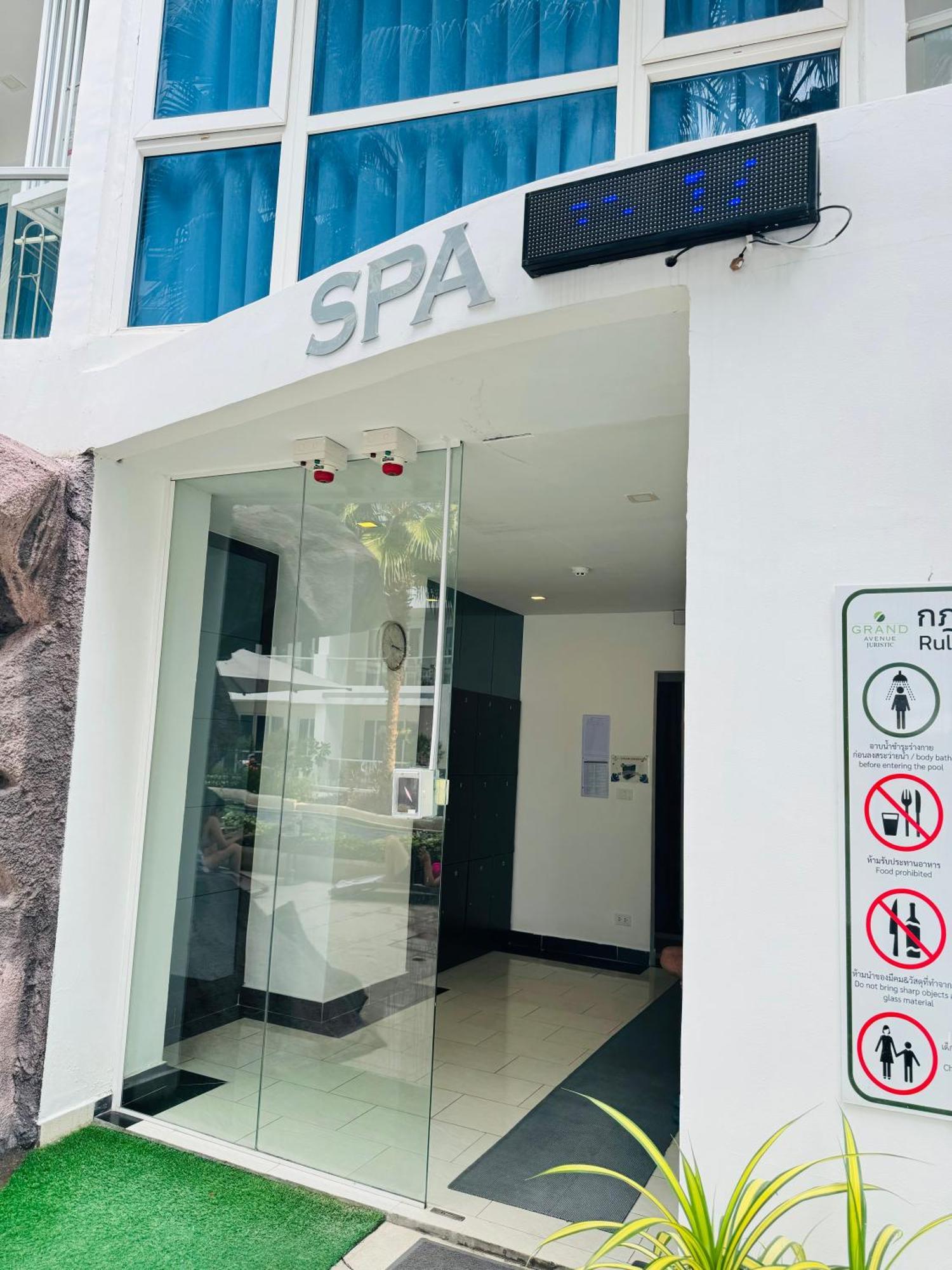Appartamento Grand Avenue Conde Pattaya Esterno foto